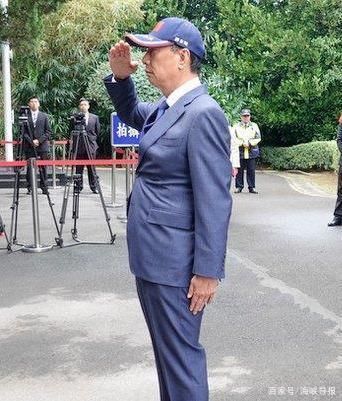 亲民党泡沫化,郭台铭承认宋楚瑜已得不到人民认同,厚脸皮向蒋经国致意