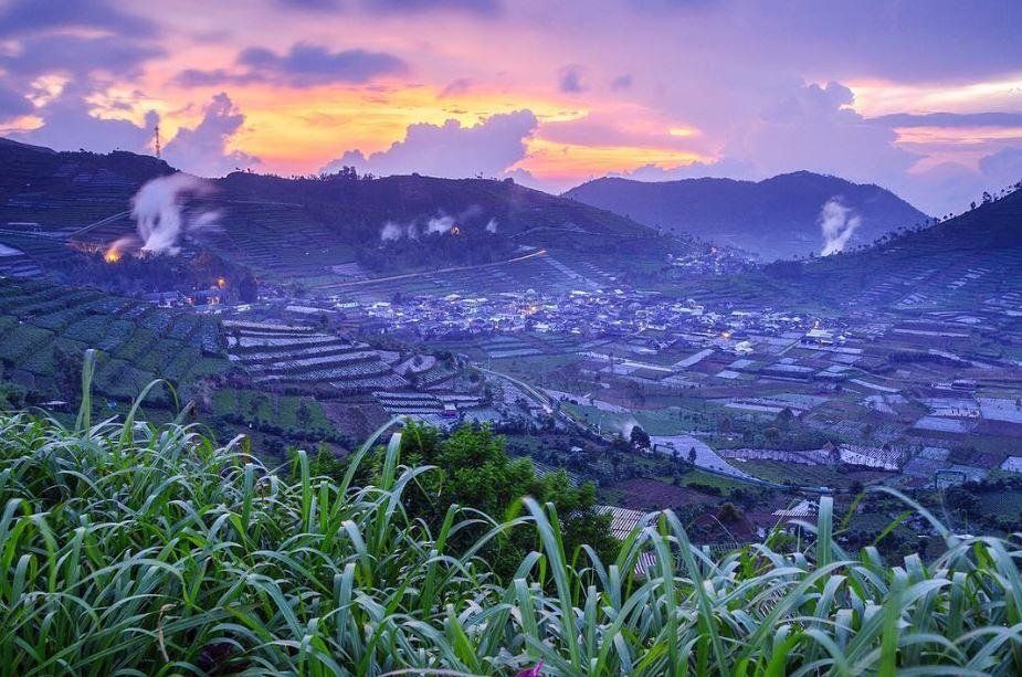 Menikmati Pagi Hari di Dieng