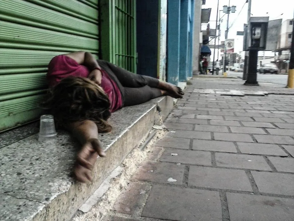 Articulo | Los indigentes tienen la ventaja 
