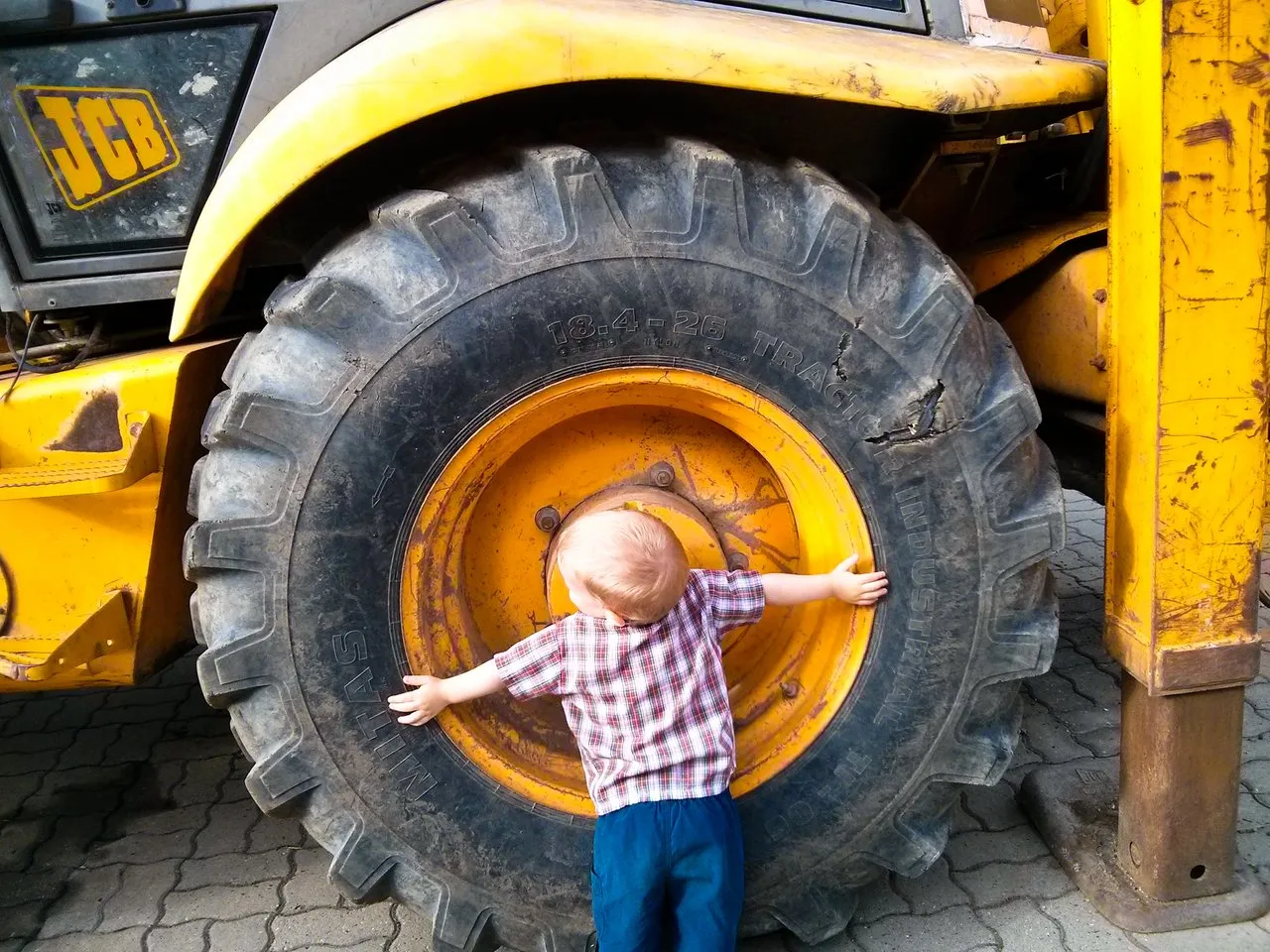 Big love! ...and big wheels!