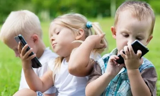 The use of touchscreen phones is causing serious harm to children
