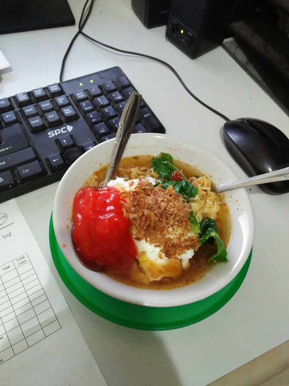 wonton 국수를위한 간단한 연습 조리법