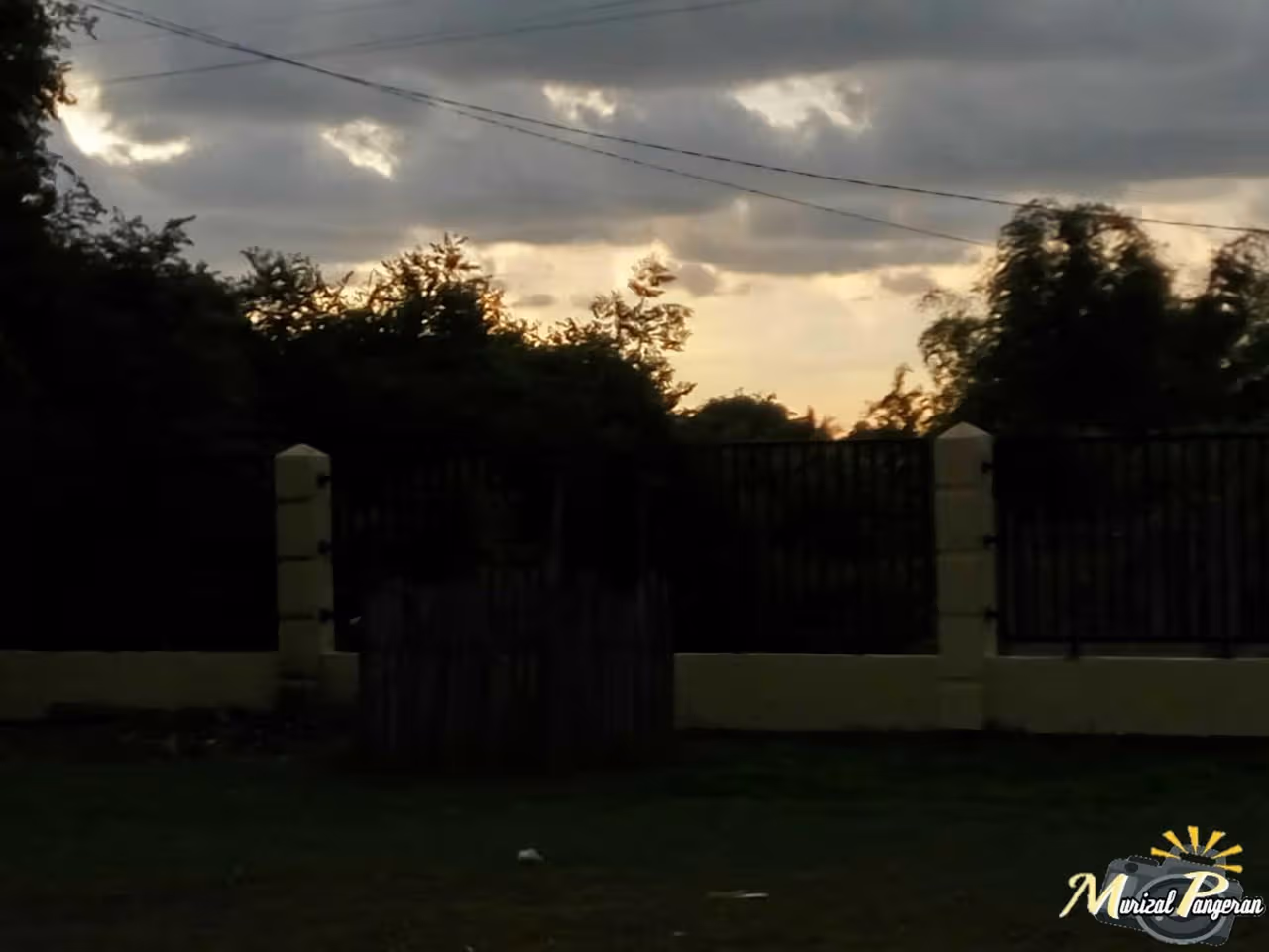  Cloudy and Rain, the spirit remains Warm [Eng|Bahasa]