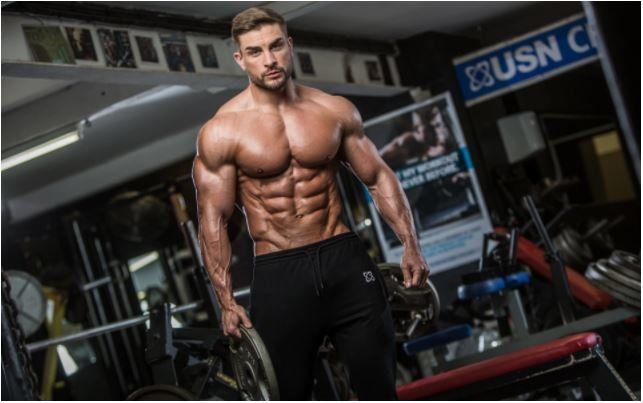 8 tips on how to bulk up for 2018, from a Mr Olympia finalist