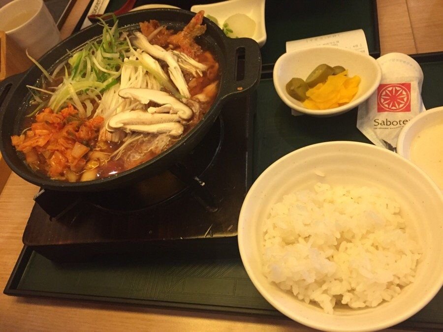사보텐에서 한 끼.