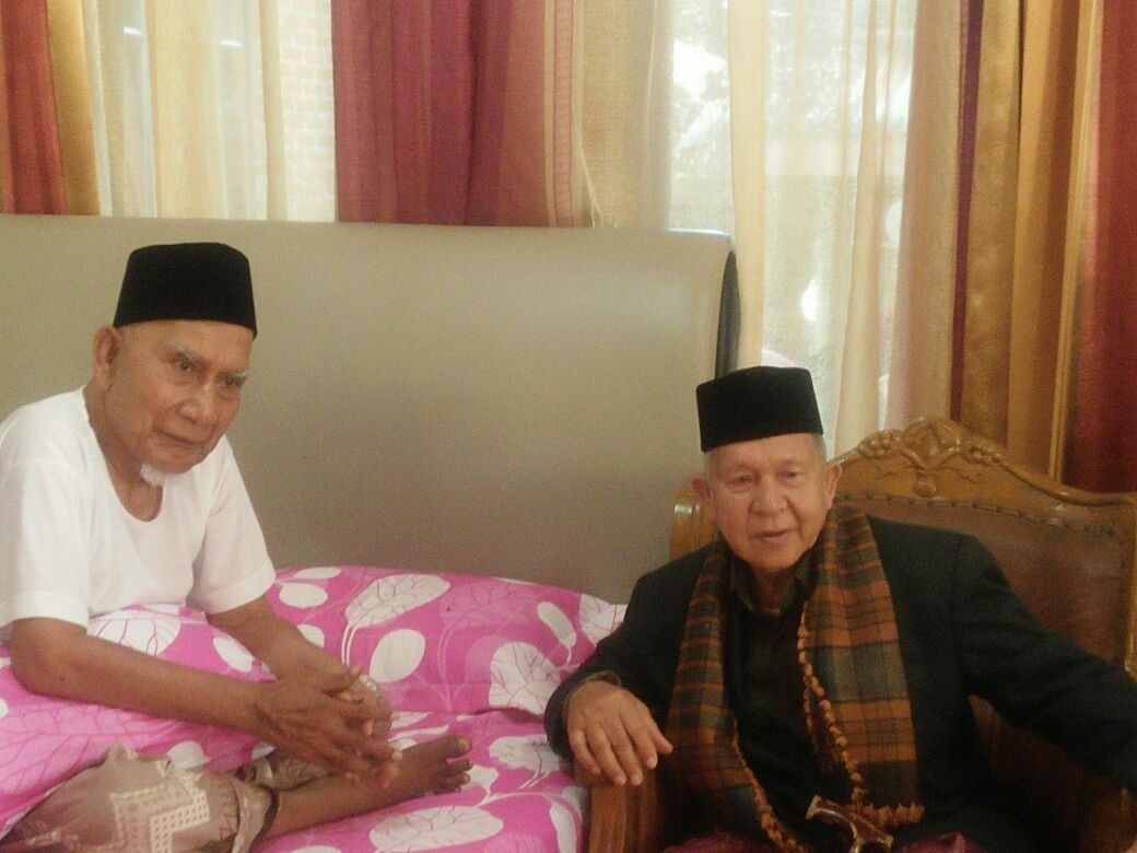 DUA LAMPU PENERANG ACEH