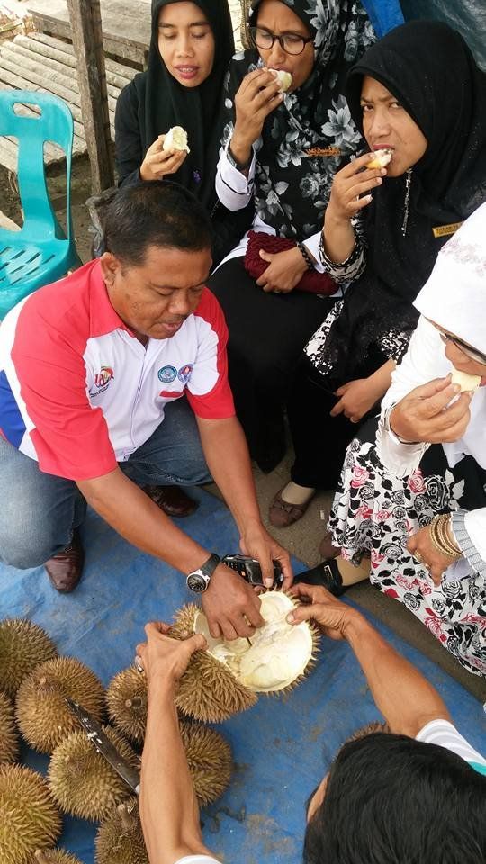 Tips makan durian agar tidak meninggalkan bau dimulut.