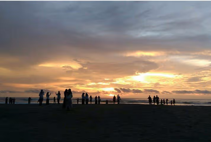 Enjoy the sunset in the evening