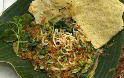 Pecel pincuk typical Javanese food