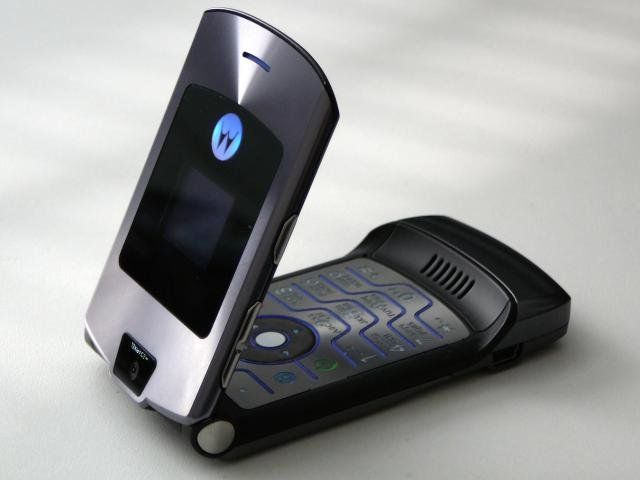Returning Motorola's folded phone