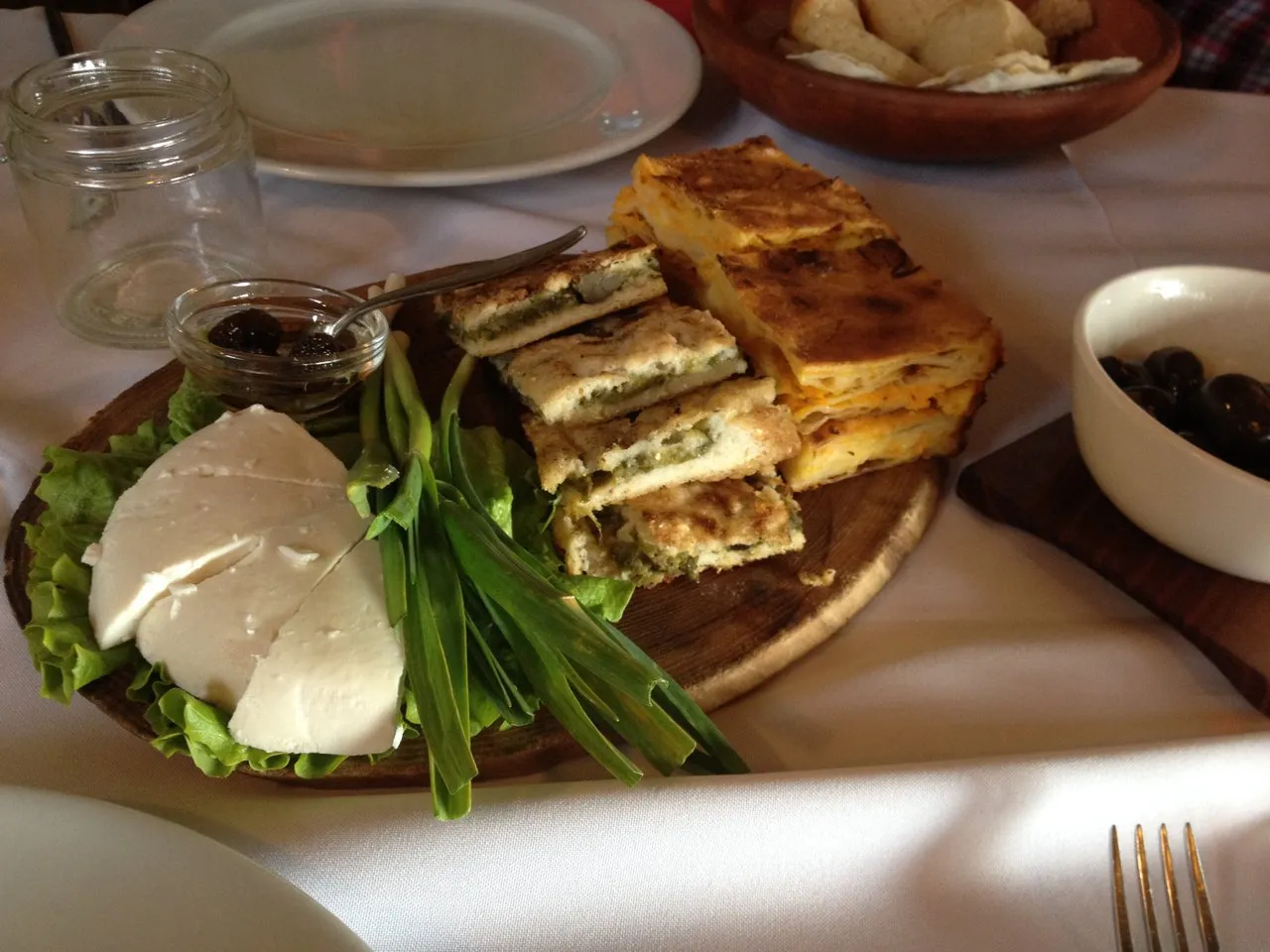 Kuzhina Tradicionale Shqiptare (Traditional Albanian Cooking)