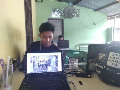 nongkrong di wifi bersama @chandrafs