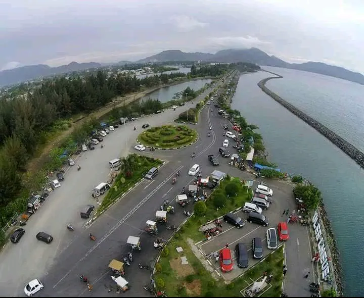 Pantai laut ulee lheue 