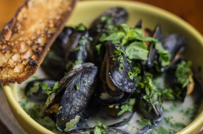 Thai Steamed Mussels