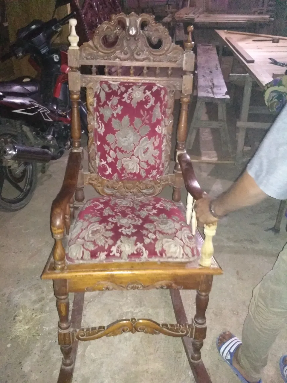 Kursi santai (Lounge chairs) 