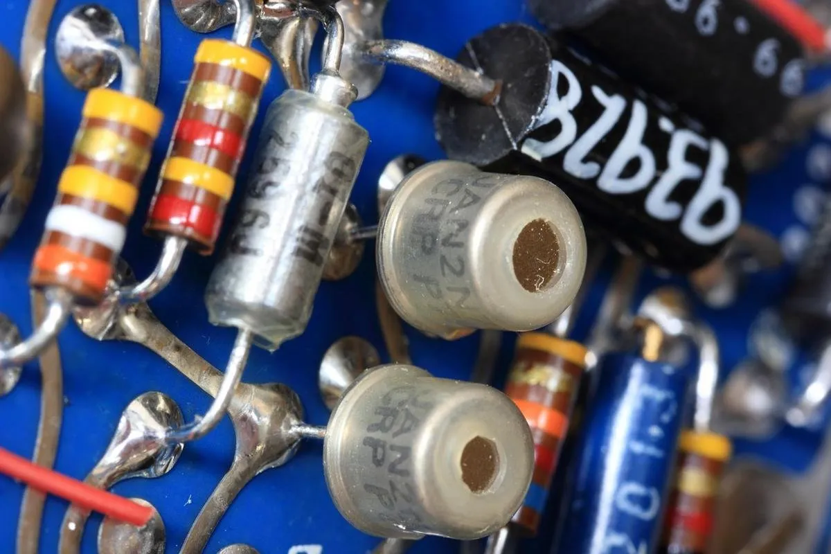 Introduction to Basic Electronic Components #9: Come Learn How to Build Basic Electronic Devices