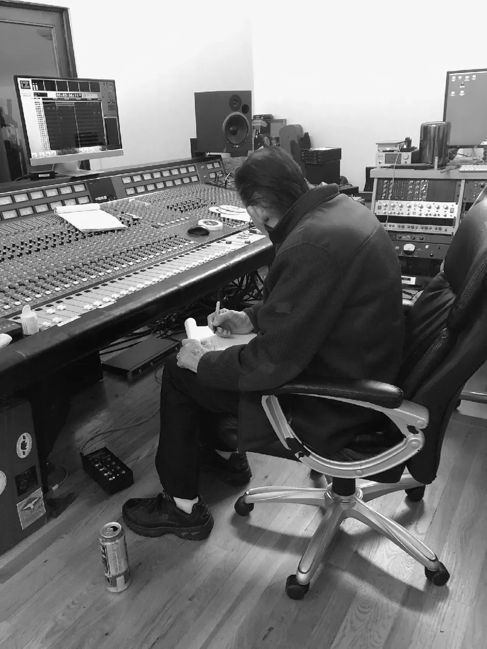 Guess who is in the studio working on a project with us! I'm super stoked and excited ...