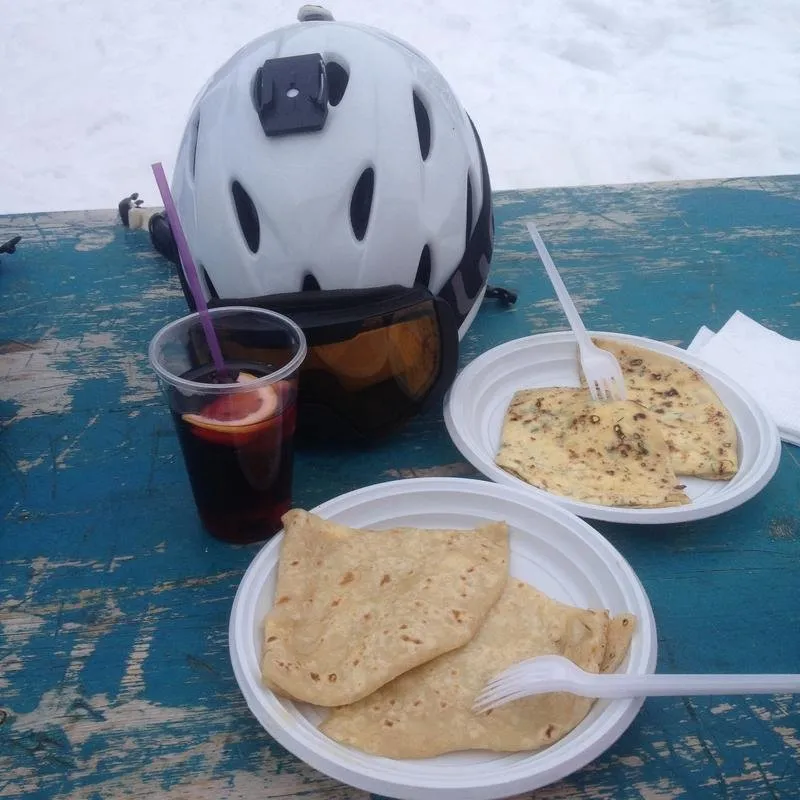 [EN-ES] Well, a little more about the kitchen of the Elbrus region. Khychyn's | Bueno, un poco más sobre la cocina de la región de Elbrus. Khychyn's