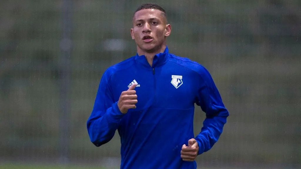 Richarlison set to have Everton medical