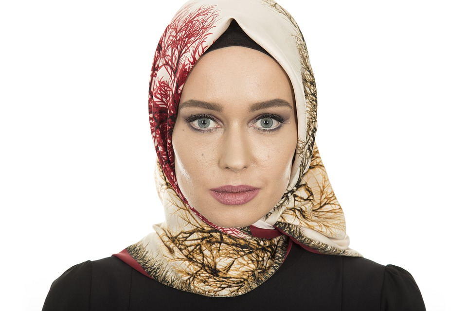 Islam Memuliakan Perempuan
