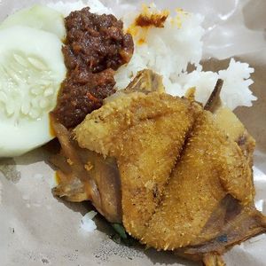 Review of Pak Qomar