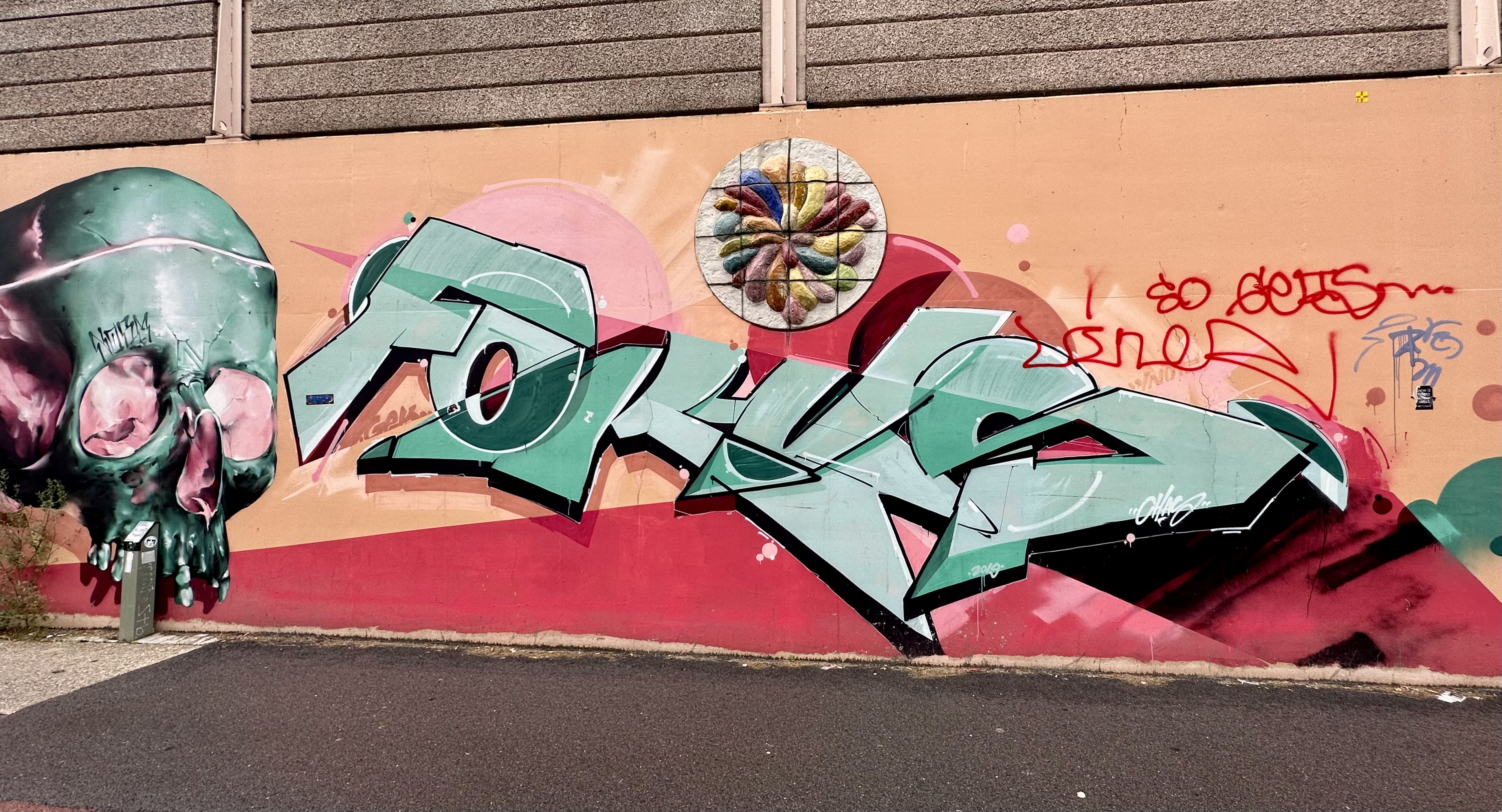 alt