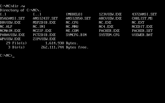 La interfaz de línea de comando del emulador DOSBox