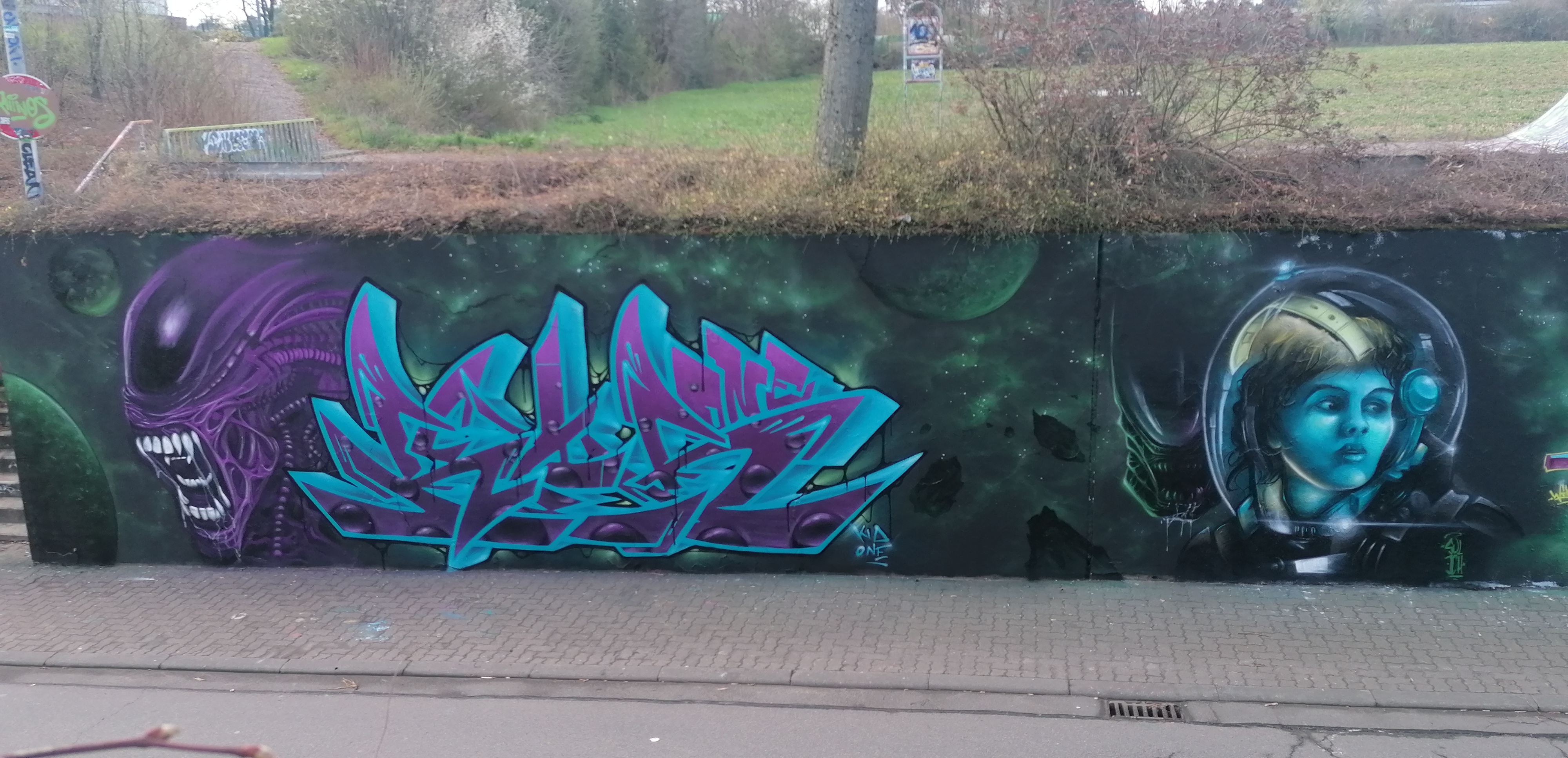 alt