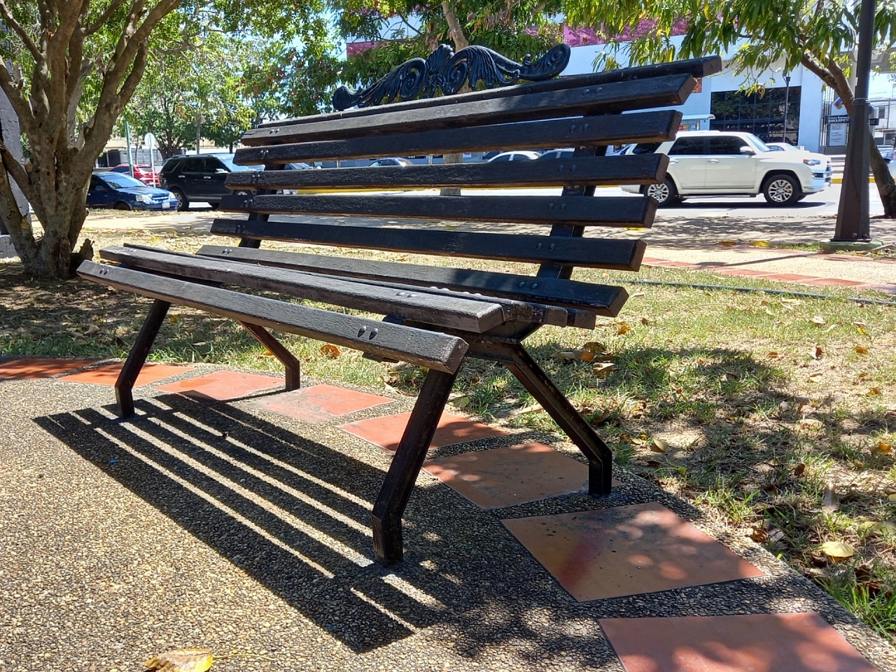 alt