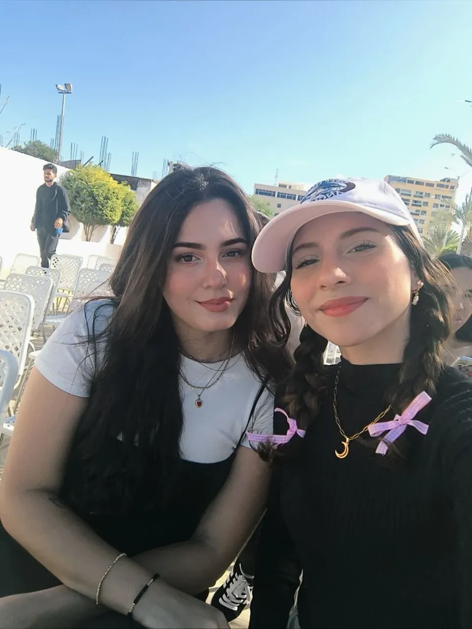 5PZgxD7Jy7ypD2bl_1000263325.webp