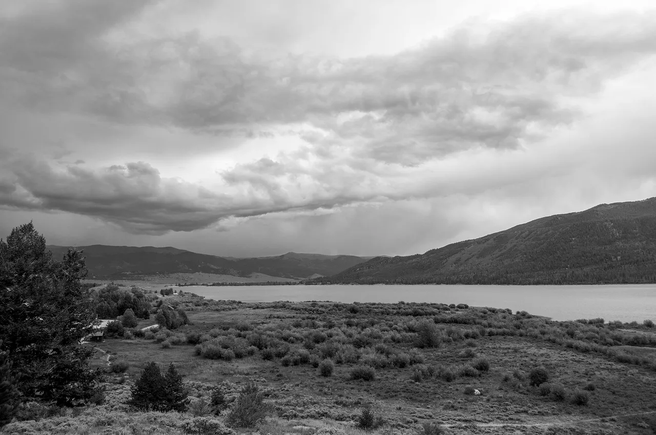 Twin Lakes 2 s.jpg