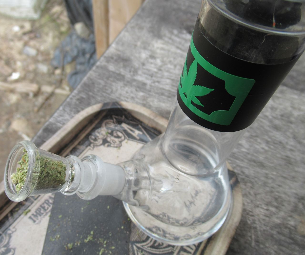 weedcash_bong_packed.jpg