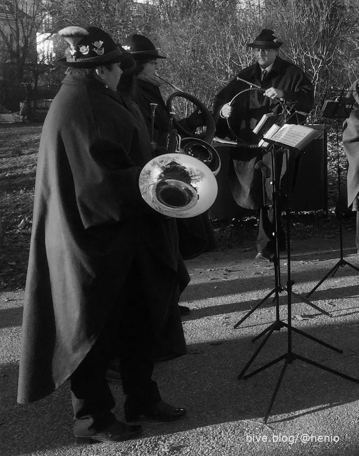austrian-horns-band-02-bw.JPG