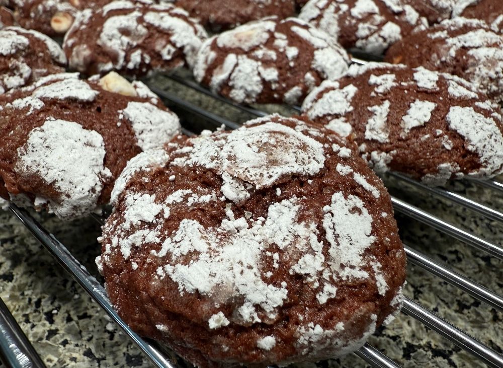 Red Velvet Crinkle Cookies for the Holidays - by Sunscape