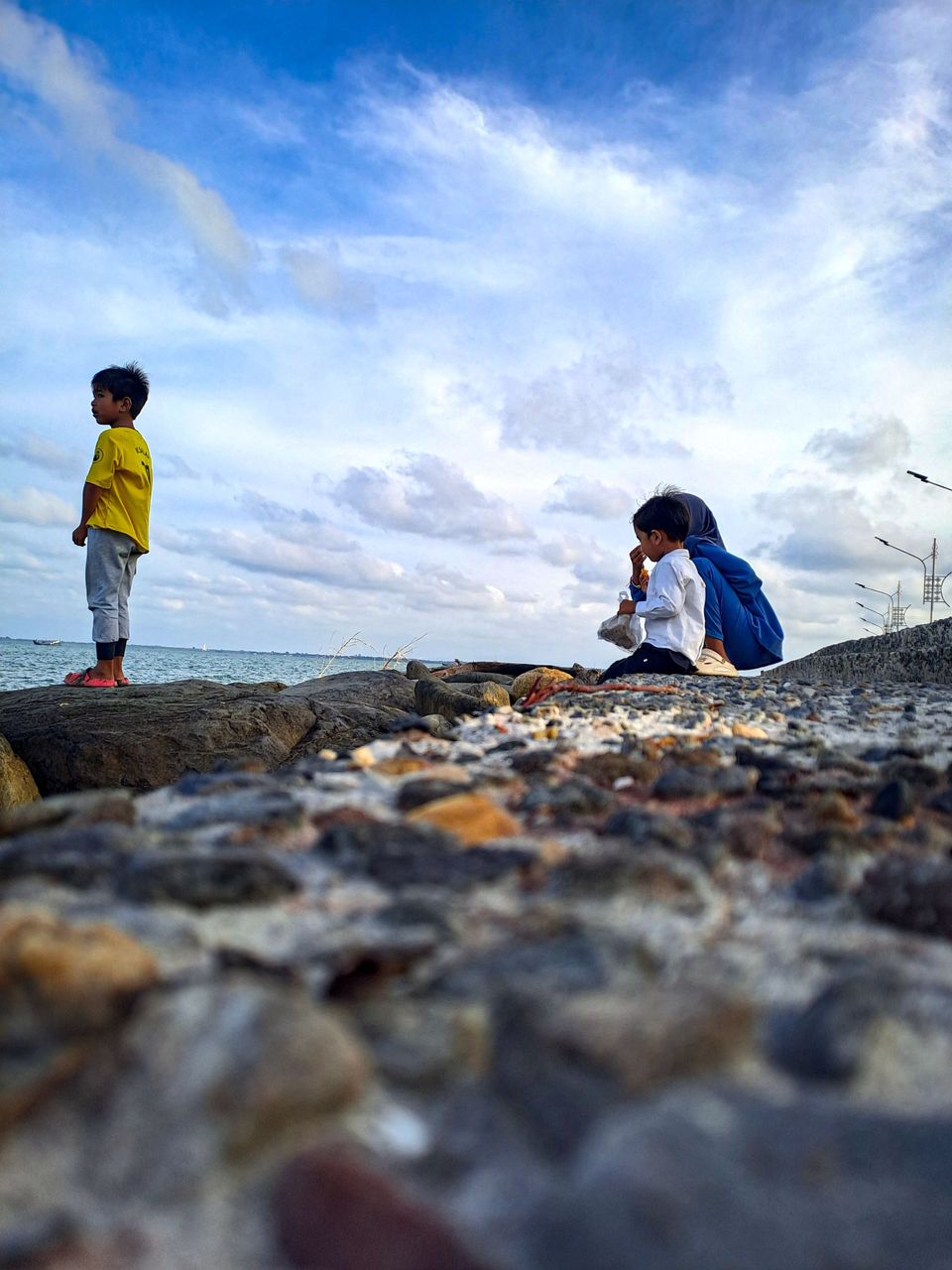 Photography Lovers: enjoying the beach with the kids