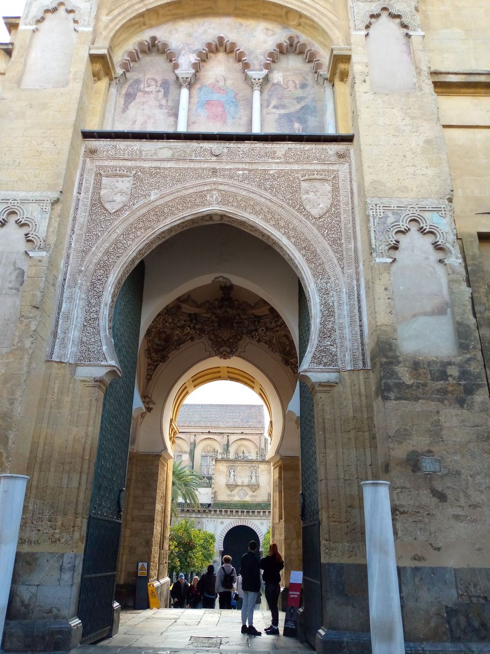 entrada principal catedral de Córdoba.jpg