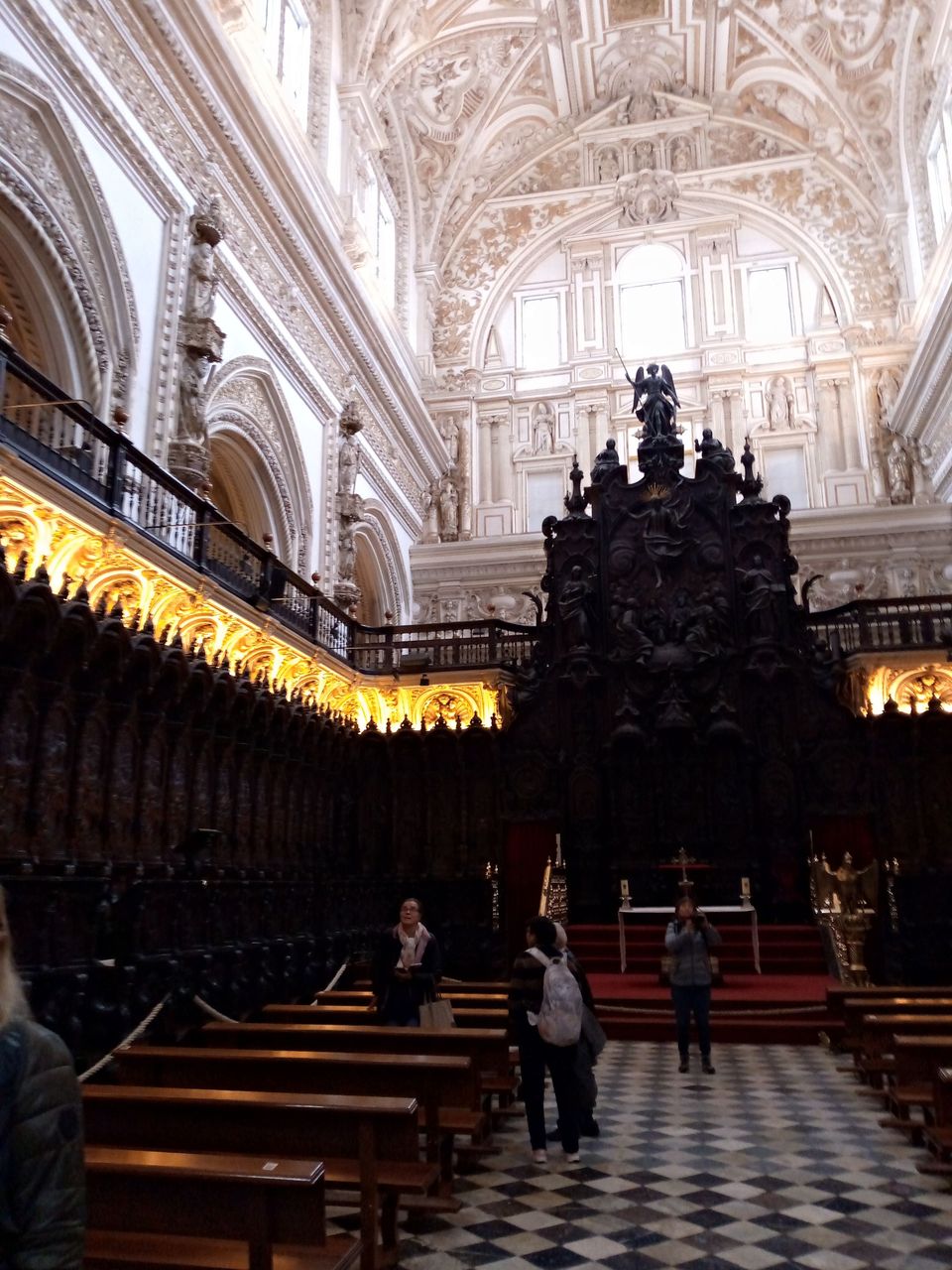 altar de la parte de la catedral católica de Córdoba.jpg
