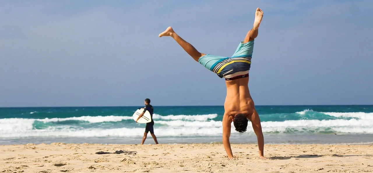 handstand-2224104_1280.jpg