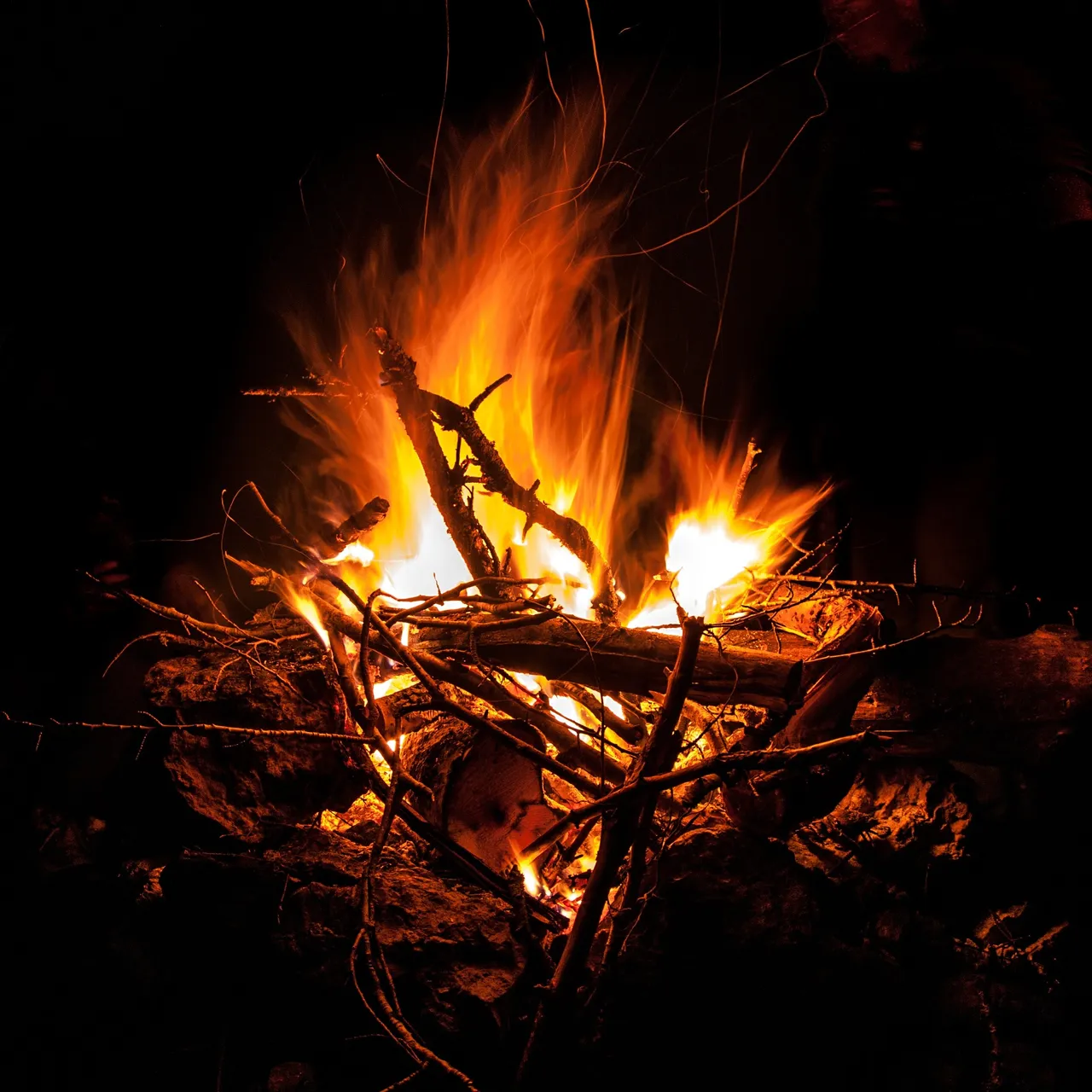 fire1222653_1920.jpg