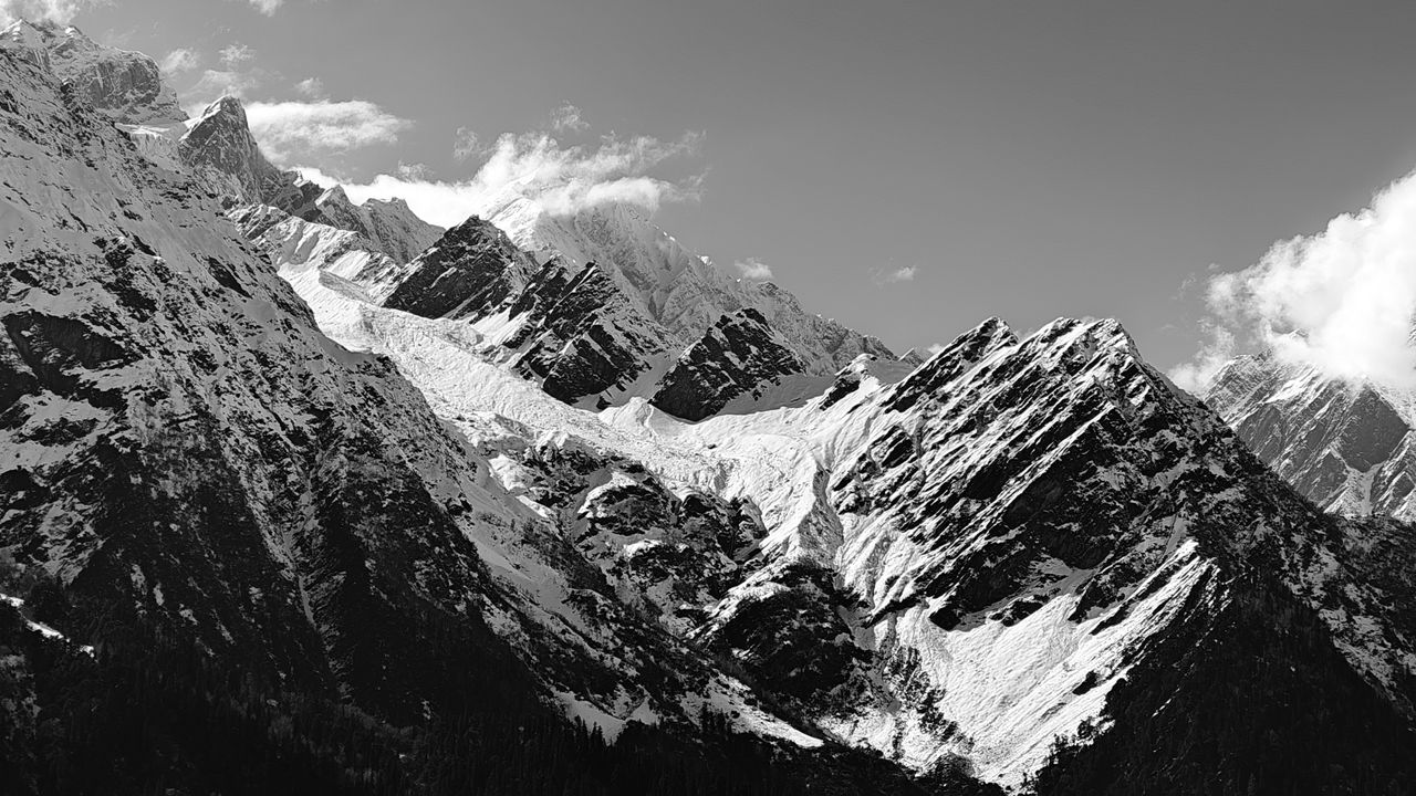 Monomad: A Quiet Winter Day
