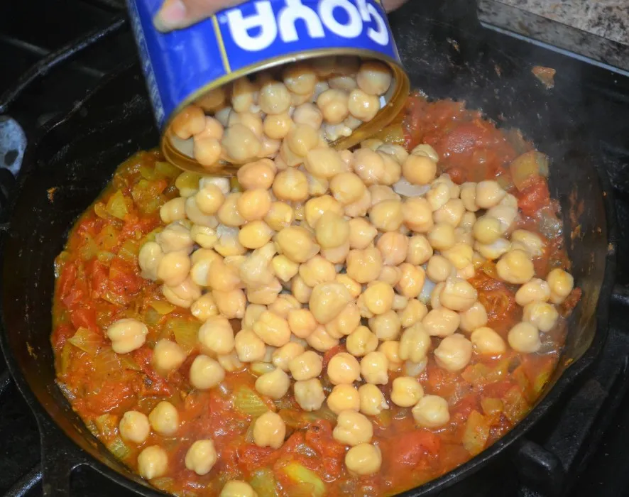 addchickpeas.JPG