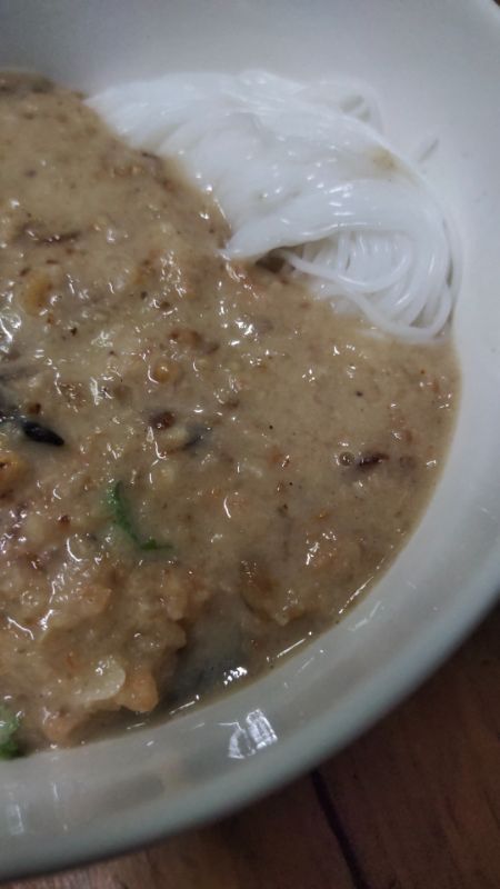 Khanom Chin