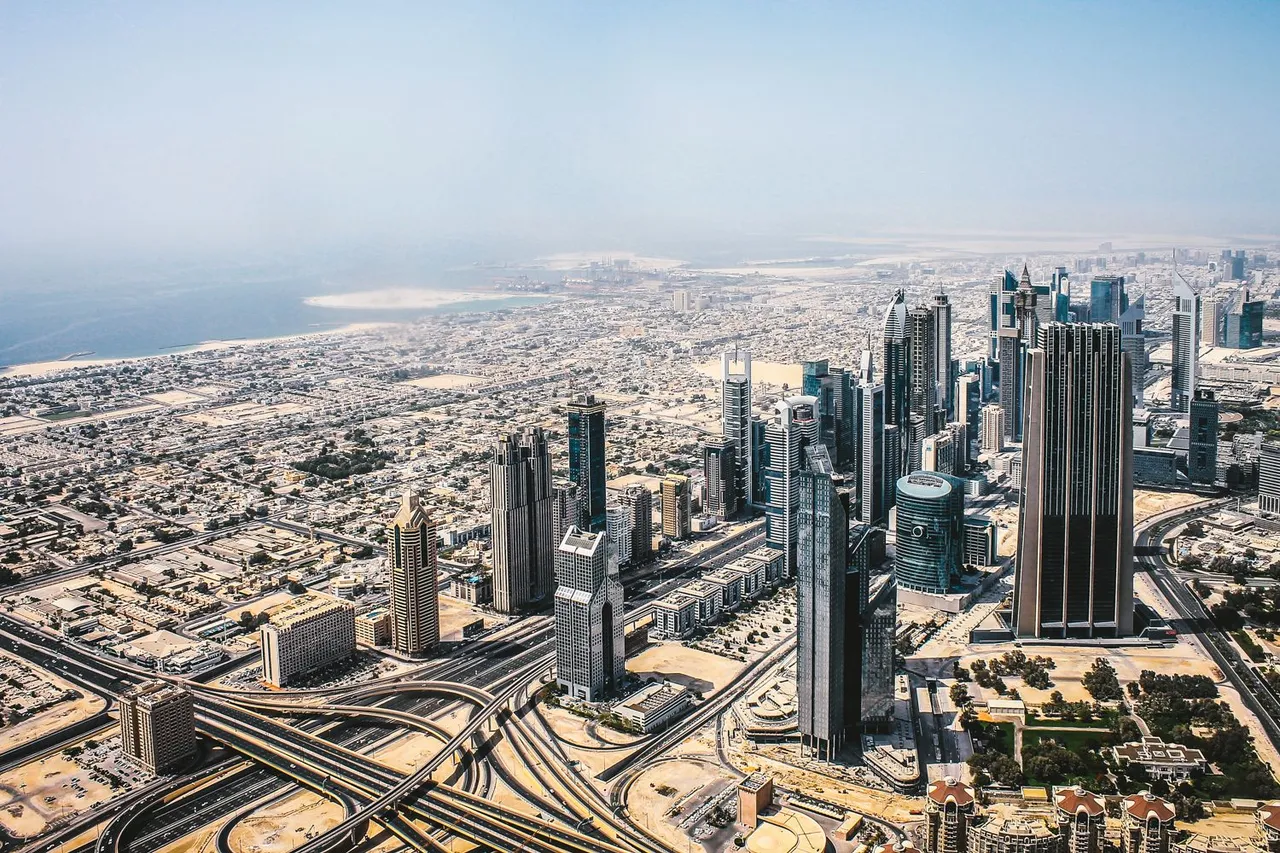 Dubai from the Burj Khalifa.jpg
