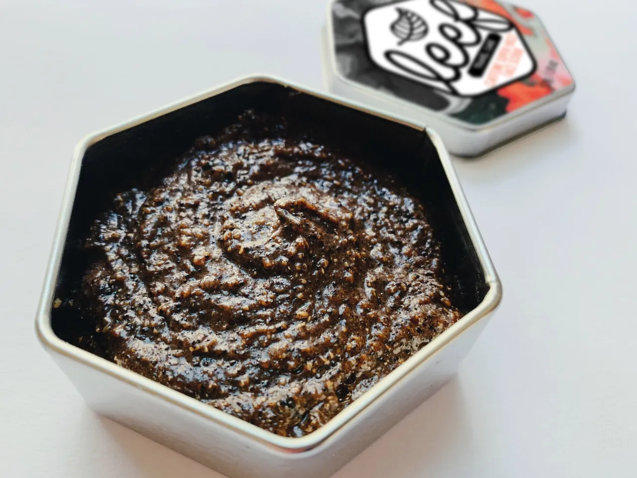 buzzcloseupopen.jpg