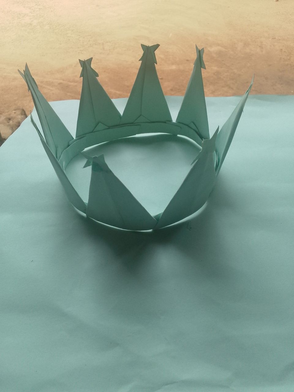 Making A DIY Paper Christmas Crown