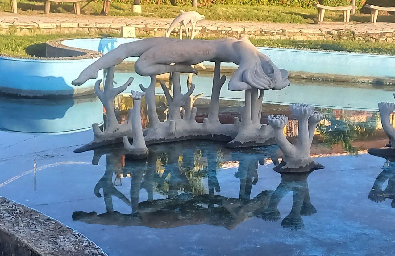 The beautiful slumbering isle /Reflection Hunters Contest Round 249