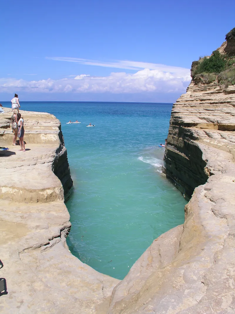 Sidari_North_West_of_Corfu wiki.jpg