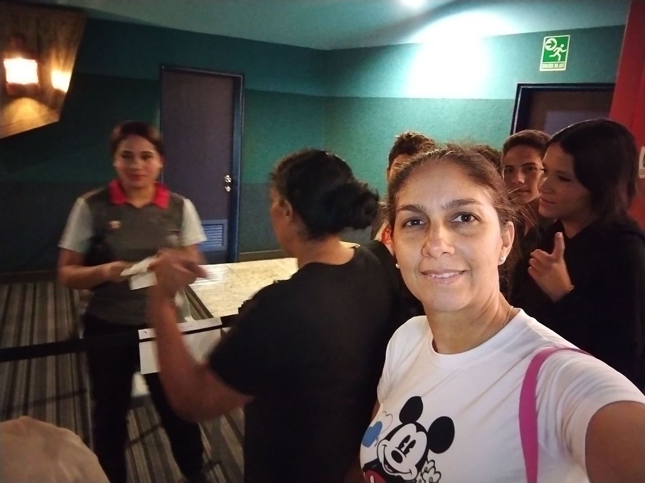 Tarde de cine para celebrar el cumpleaños del amigo de mi hijo. [ESP-ENG]