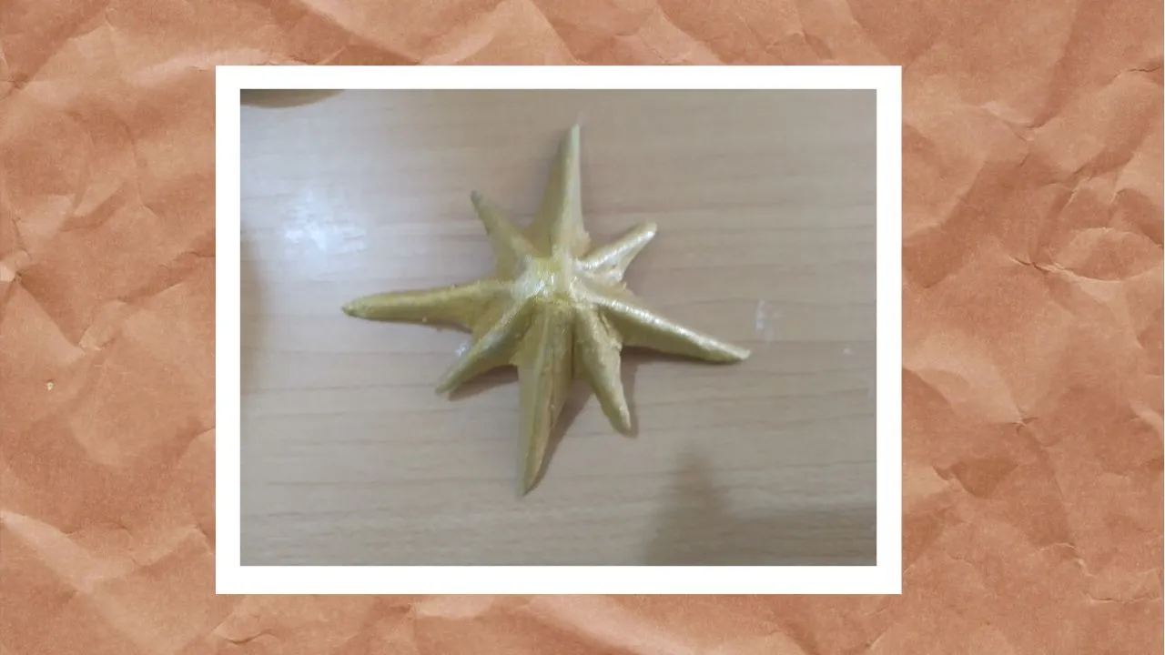 I do a jigsaw puzzle together with my mum and sister. (7).jpg