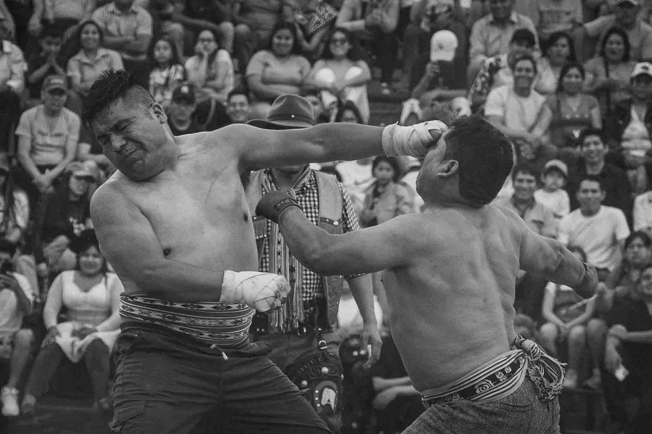 Takanakuy: Heavyweights and Andean Grit / Pesos Pesados y la Reciedumbre Andina [Eng-Esp]